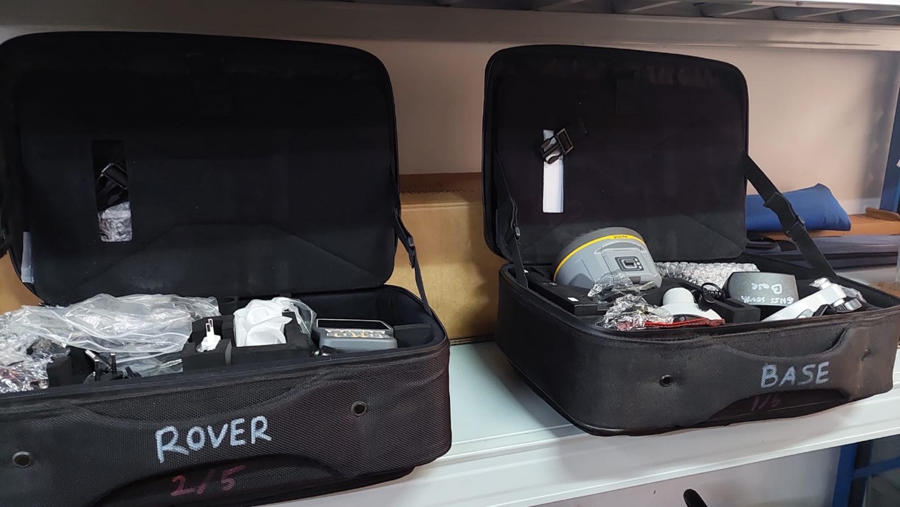 GPS Geodetic  South GNSS  Galaxy G1+ Base  Station